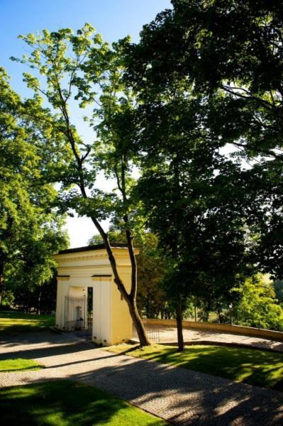 Palac W Malkowie Warta Exterior foto